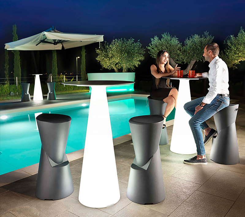 marvy cocktail DOT STOOL